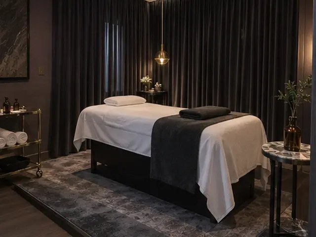Perdeli, loş ışıklı masaj odası — Kağıthane, Masaj Salonun